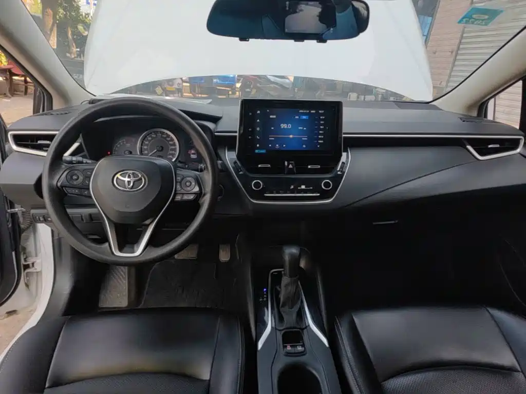 Photo 10 - Toyota Corolla