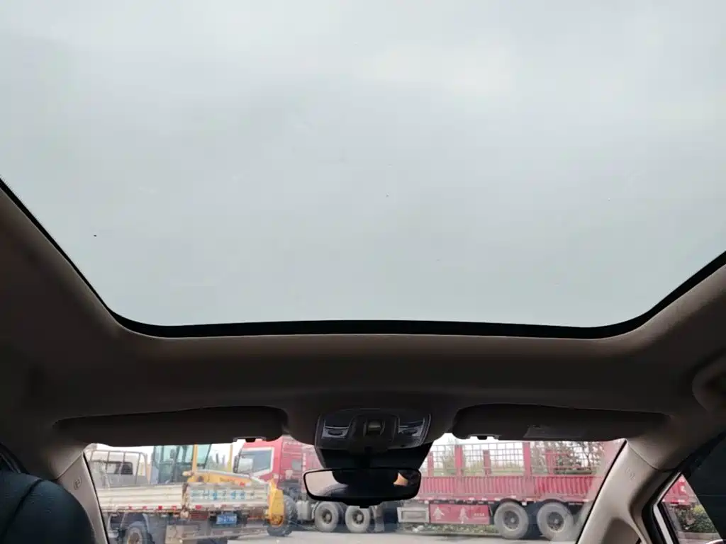 Фото 18 - BYD Song MAX