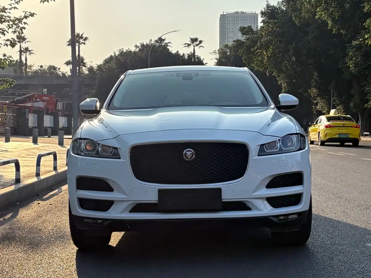 JAGUAR F PACE