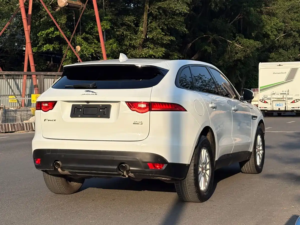 JAGUAR F PACE