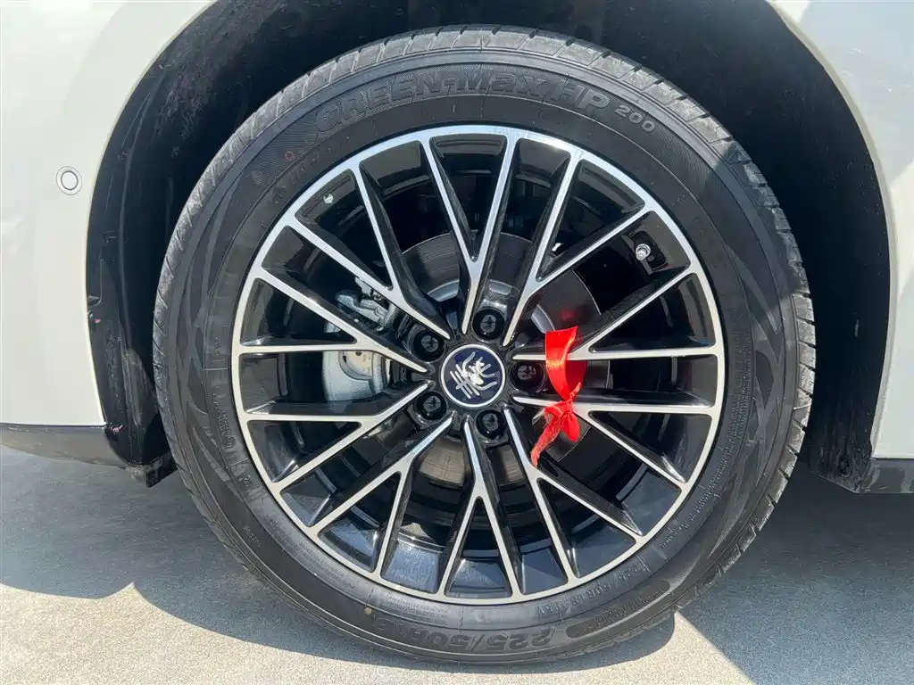 BYD Qin L 2026 DM-i 210KM Yun Nian Edition фото 23