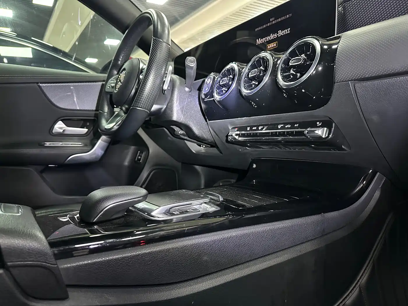 Mercedes-Benz A-Class 2019 A 200 L Sport Sedan фото 8