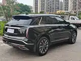 Фото 8 - Cadillac XT5