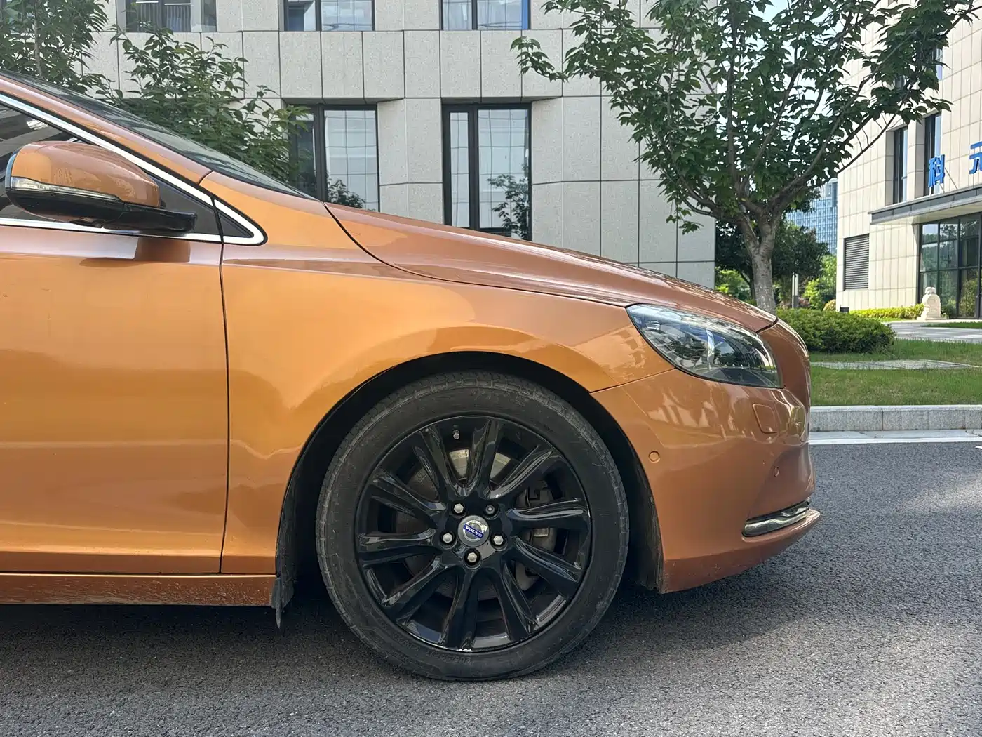 Фото 19 - Volvo V40