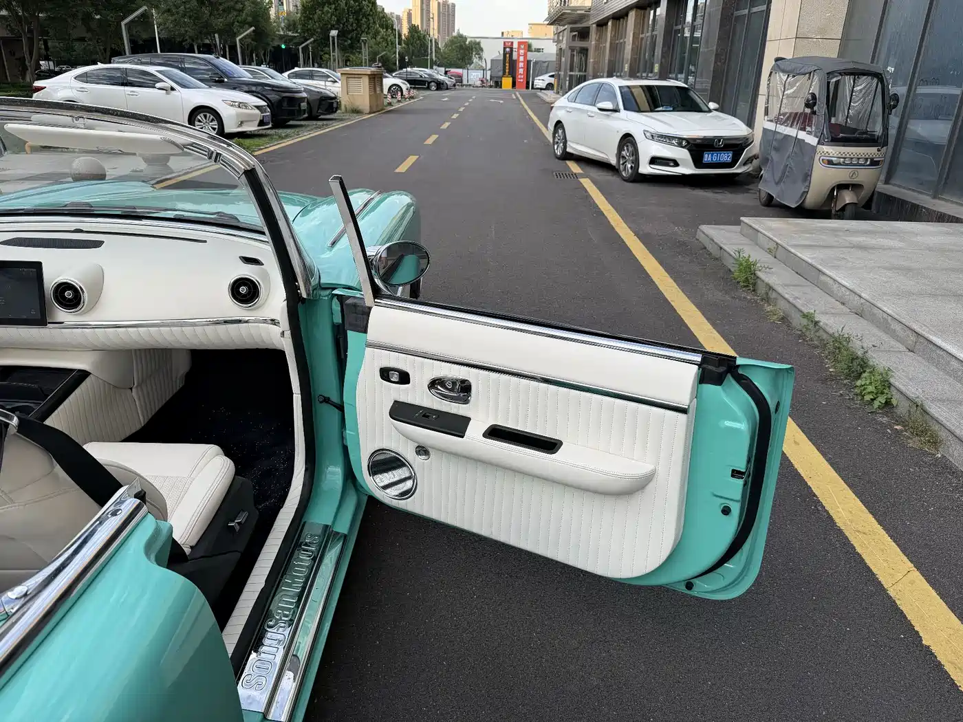 SONGSAN MOTORS SS DOLPHIN 2020, 1.5T Plug-in Hybrid Standard — автомобиль под заказ из Китая, фото 7
