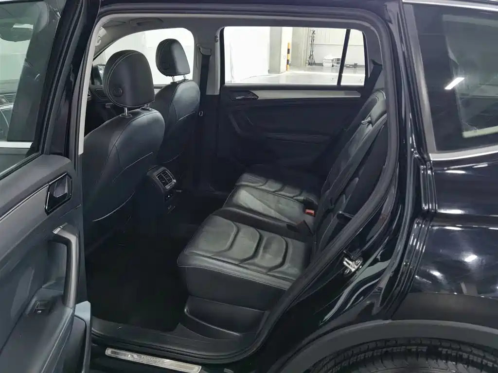 Volkswagen Tiguan L 2018 330TSI Automatic 2WD Luxury Edition фото 15