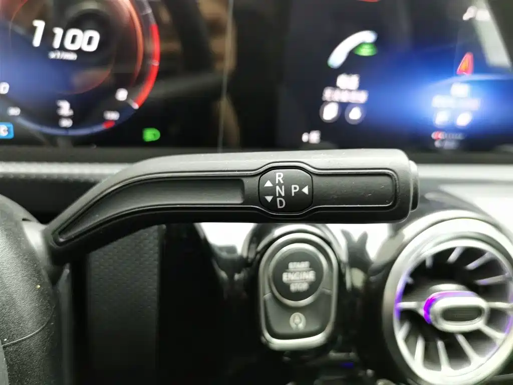 Mercedes-Benz CLA (Import) 2020 CLA 200 фото 13