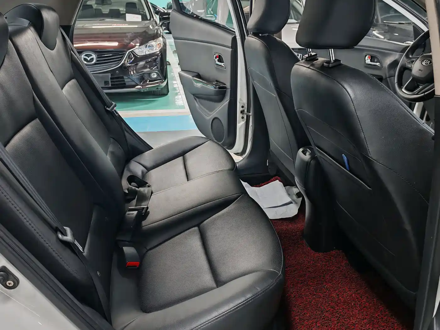 Kia K2 2012 2012 Sedan 1.6L AT Premium ECO Commemorative Edition