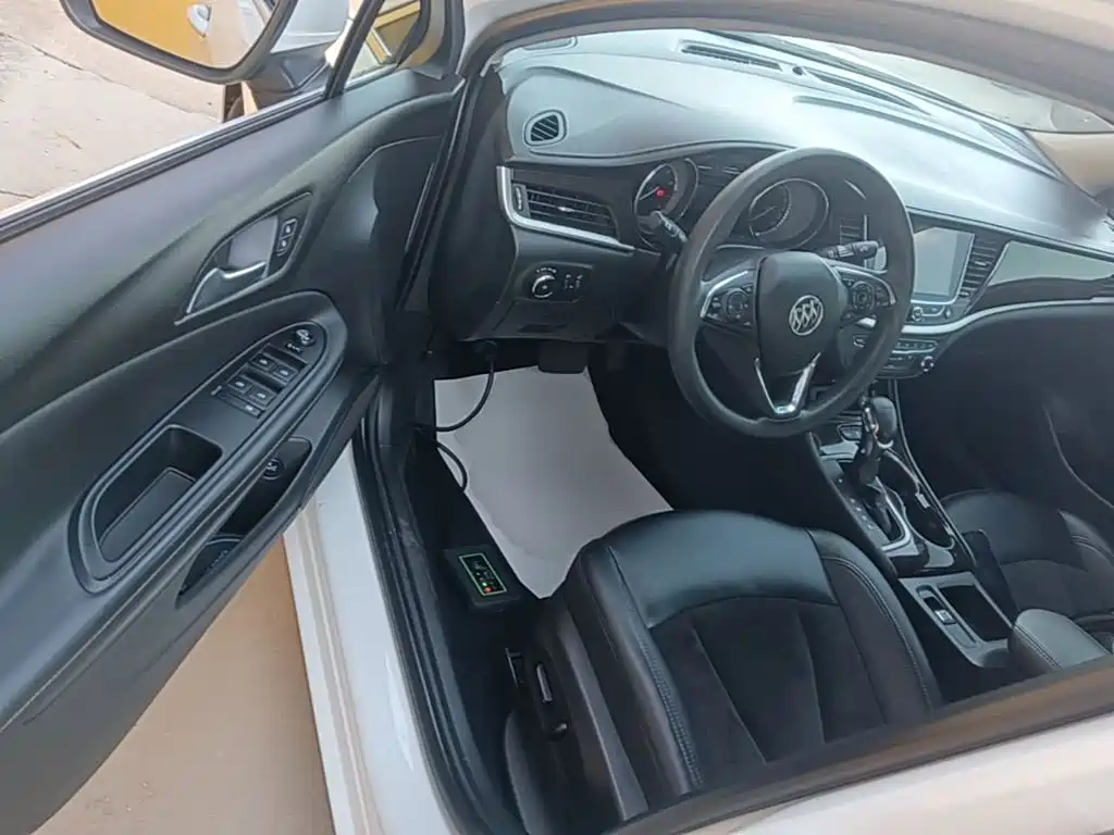Фото 16 - Buick Verano