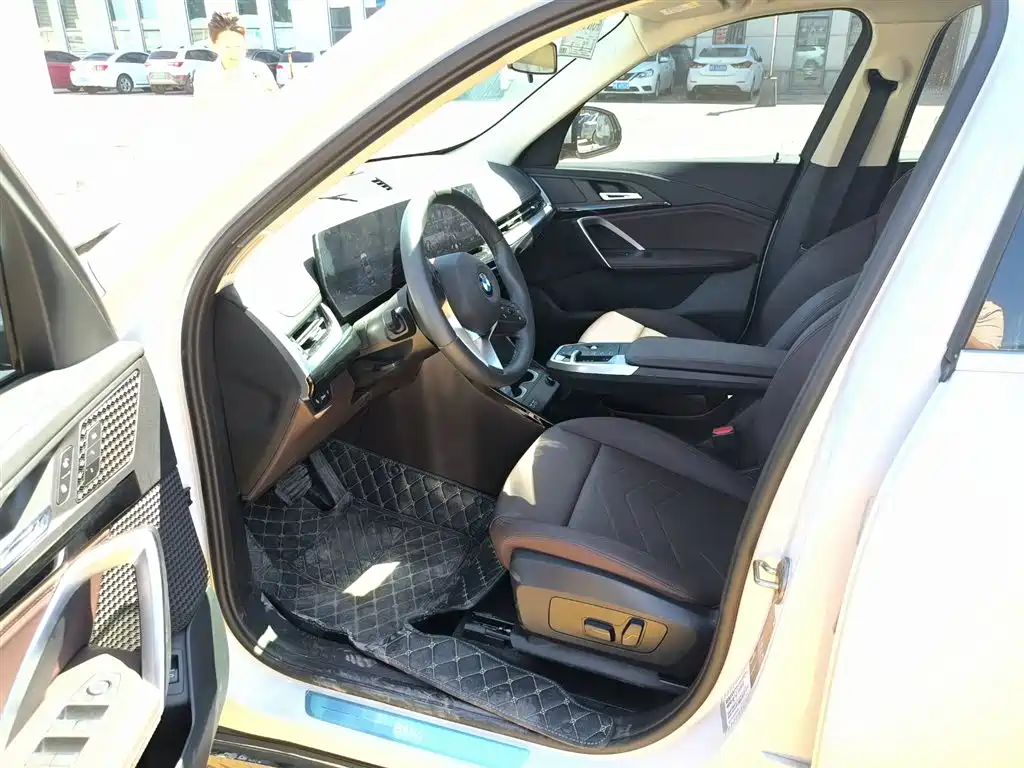 BMW X1 2023 sDrive20Li X Design Package фото 8