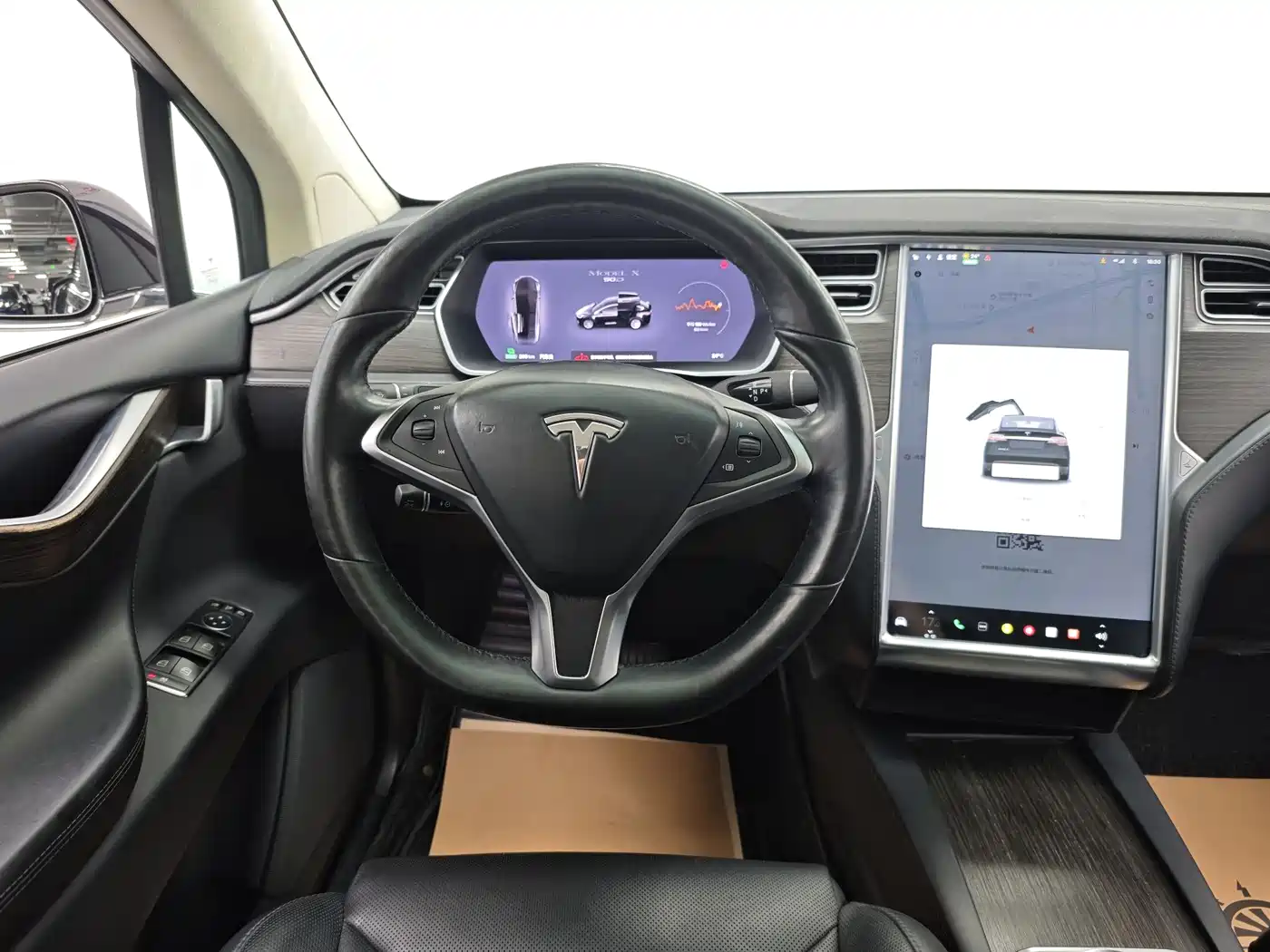 TESLA MODEL X
