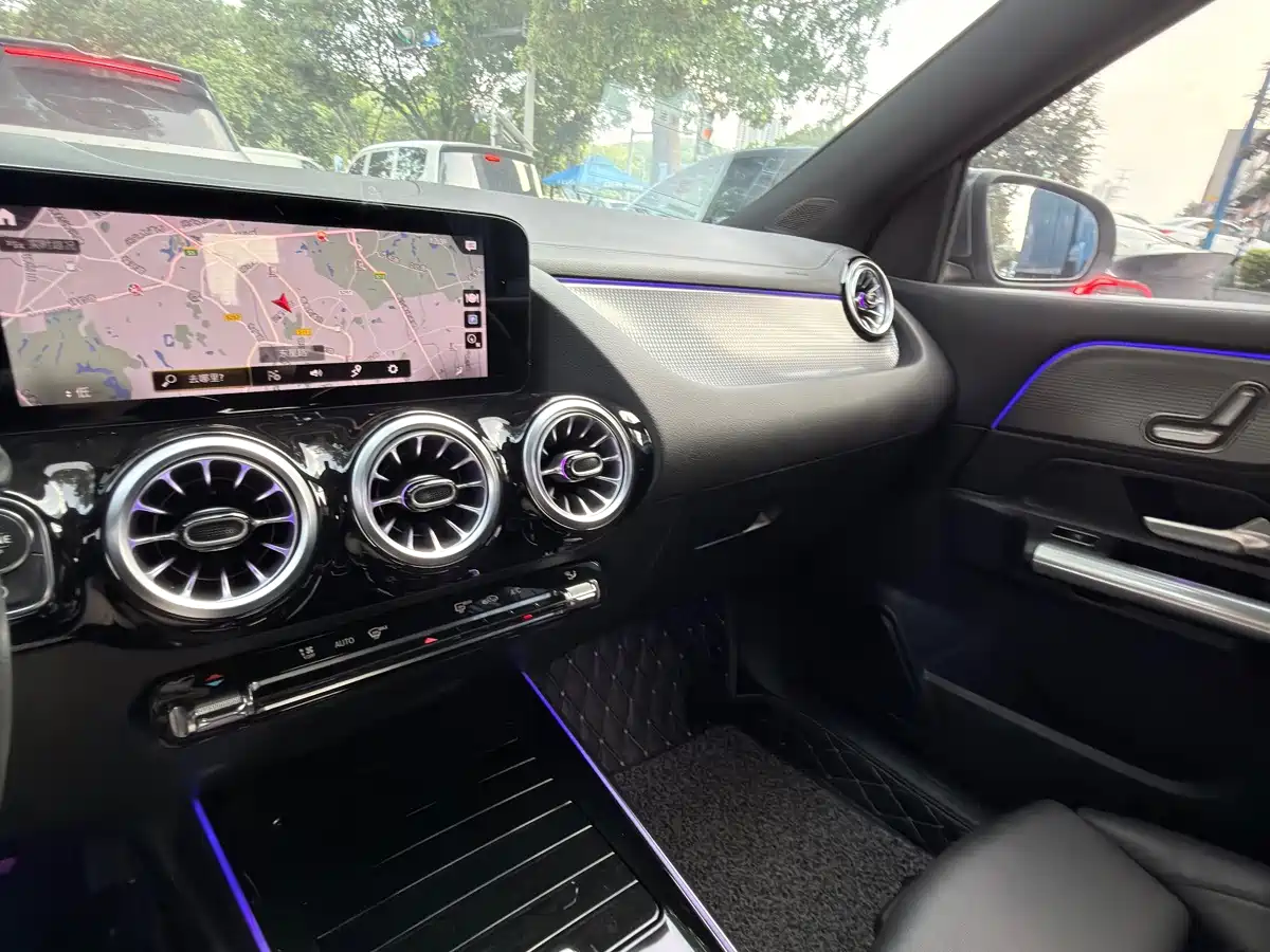 Фото 32 - Mercedes-Benz GLA