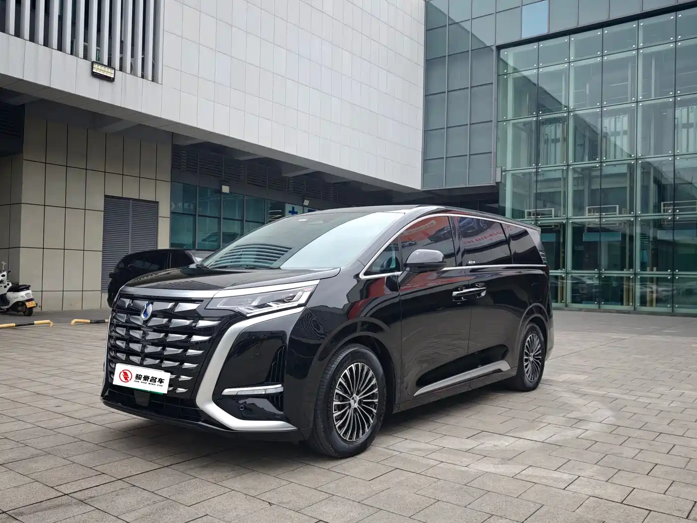 Denza D9 2024 DM-i 980 AWD Premium