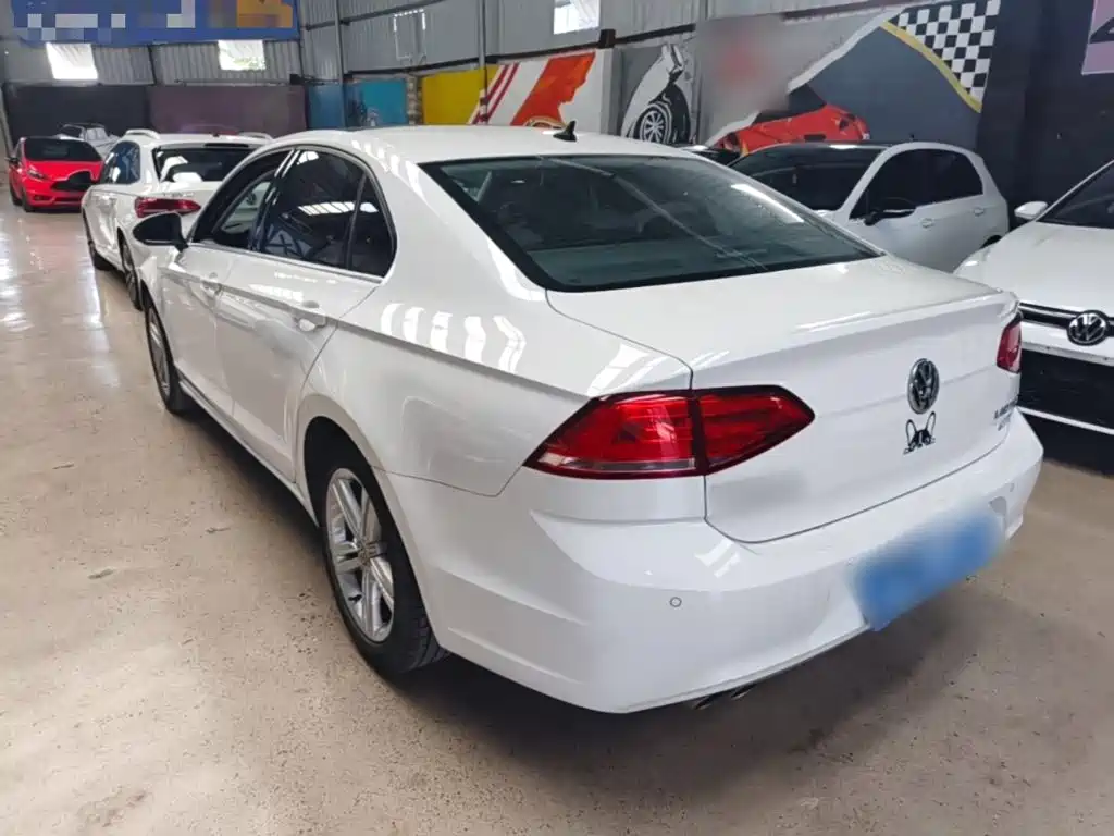 Photo 5 - Volkswagen Lamando