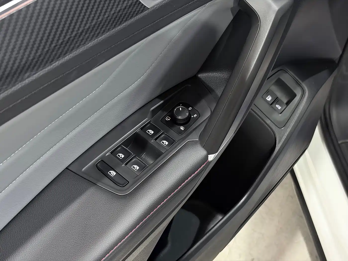 Volkswagen Tiguan L PHEV 2023 430PHEV Plug-in Hybrid Flagship фото 13