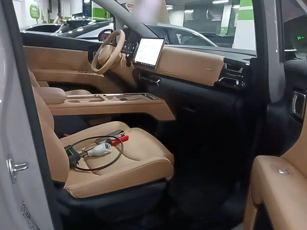 Wuling Motors Xingguang 730 New Energy 2025 2025 Model Plug-in Hybrid Base Version