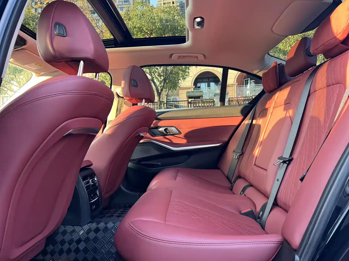 BMW 3 Series 2023 325Li M Sport Package фото 6