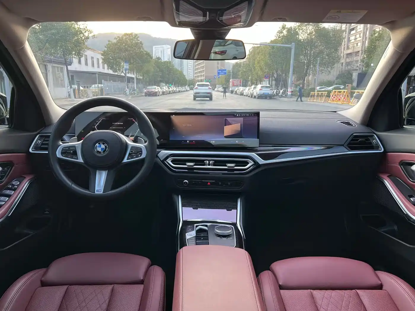 BMW 3 Series 2023 325Li M Sport Package фото 5