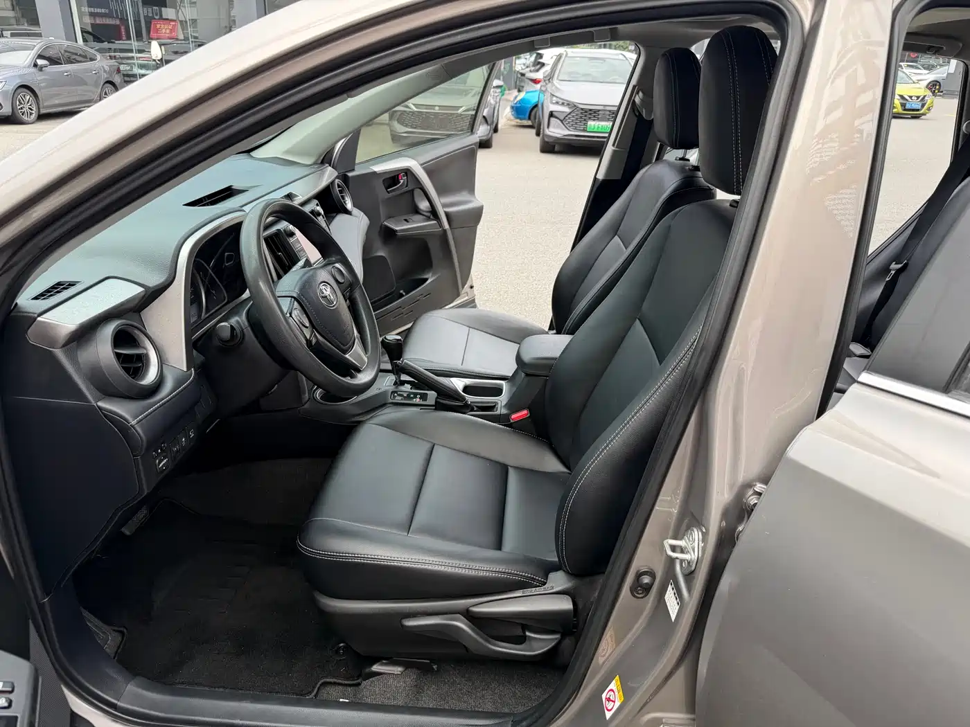 Toyota RAV4 Rongfang 2018 2.0L CVT 2WD Trend X Edition фото 30