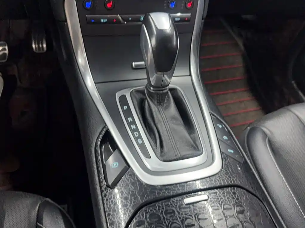 Фото 8 - Ford Edge