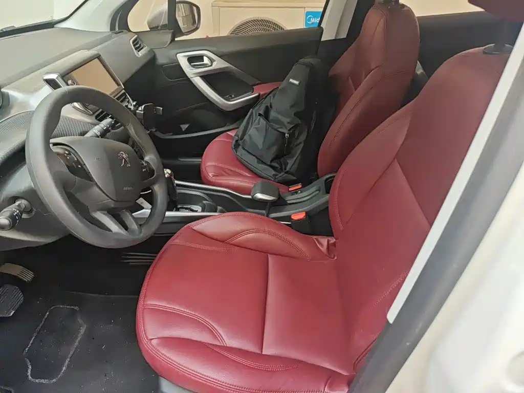 Peugeot 2008 2015 2014 1.6L Automatic Fashion Edition
