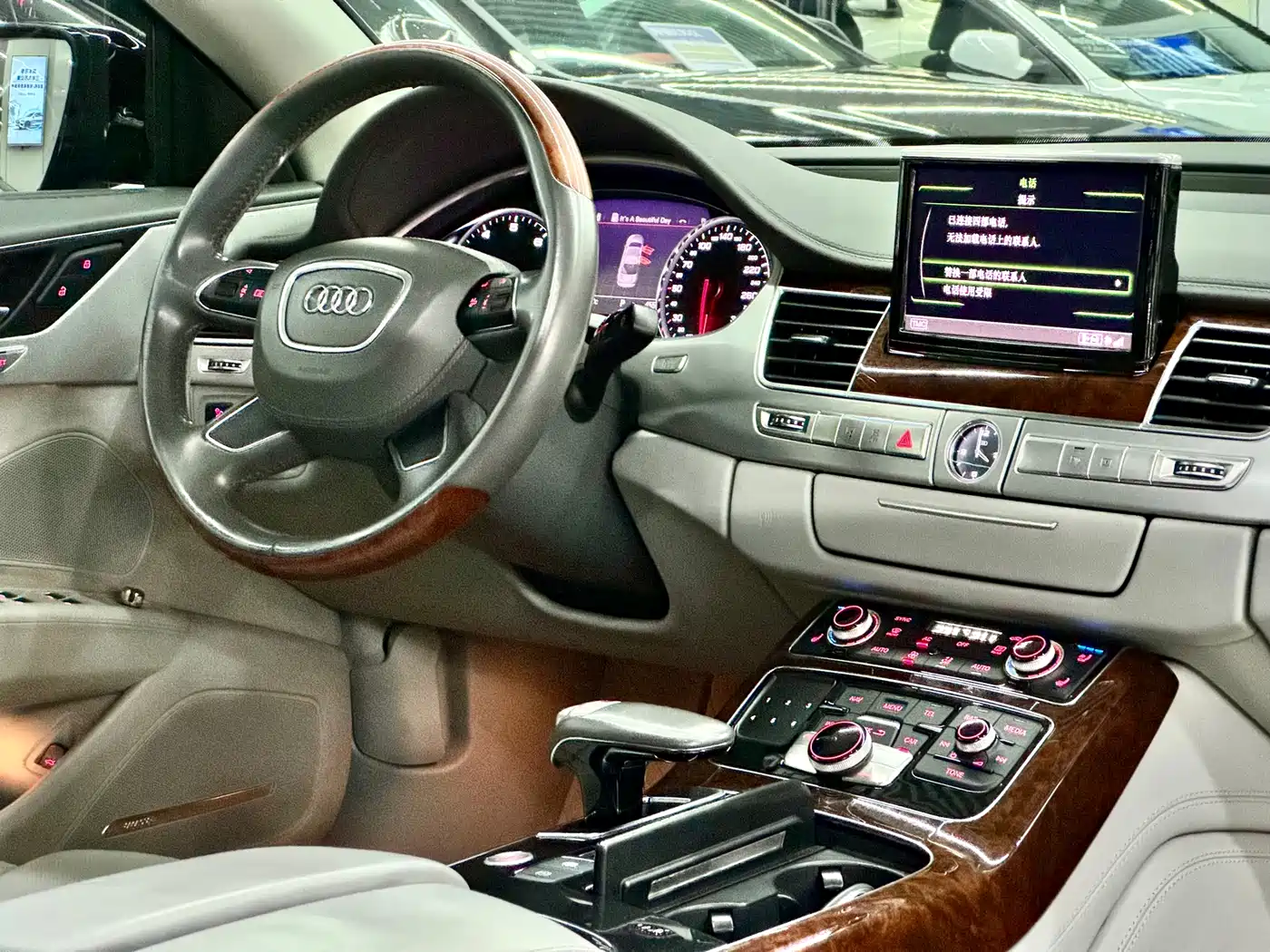 Audi A8 2011 A8L 3.0 TFSI quattro Luxury (245kW) фото 10
