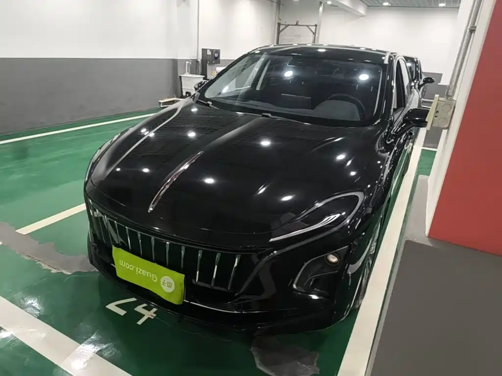 Hongqi Hongqi E-QM5 2022 431km Charging Enjoyment Edition