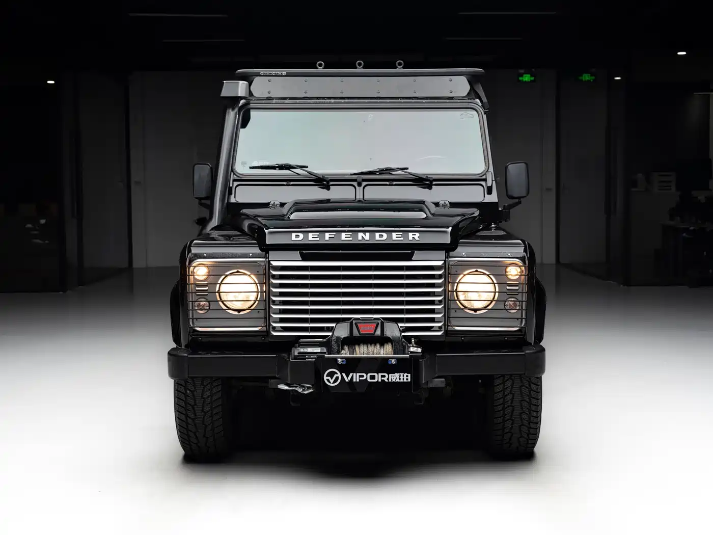 Land Rover Defender фото 2