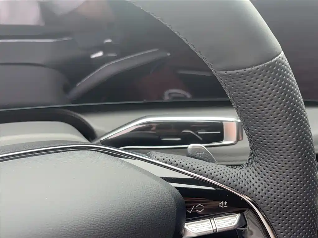 Cadillac CT6 2026 Model 28T Flagship Edition фото 6