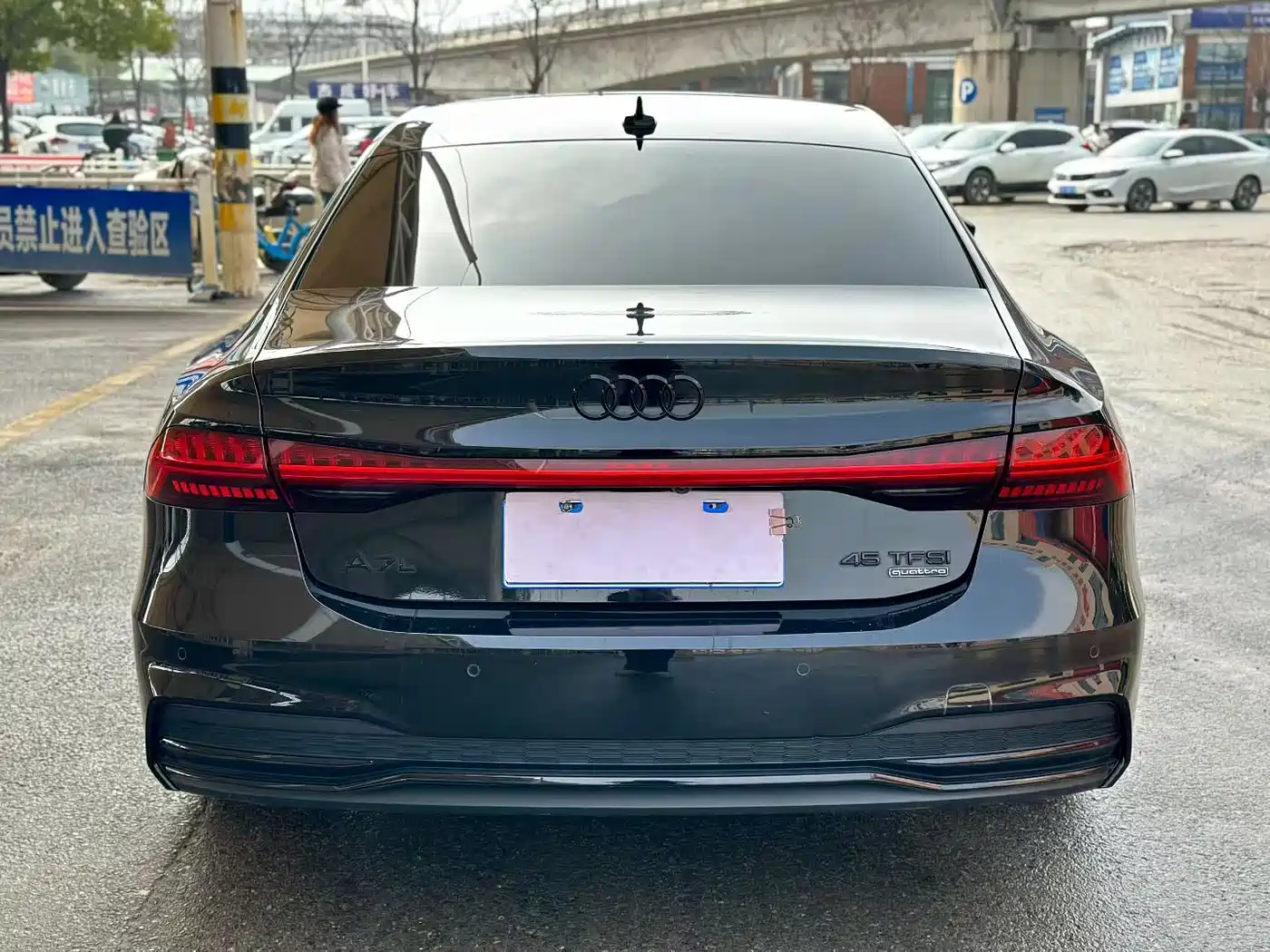 Audi A7L 2024 45 TFSI quattro Black Warrior Edition фото 9