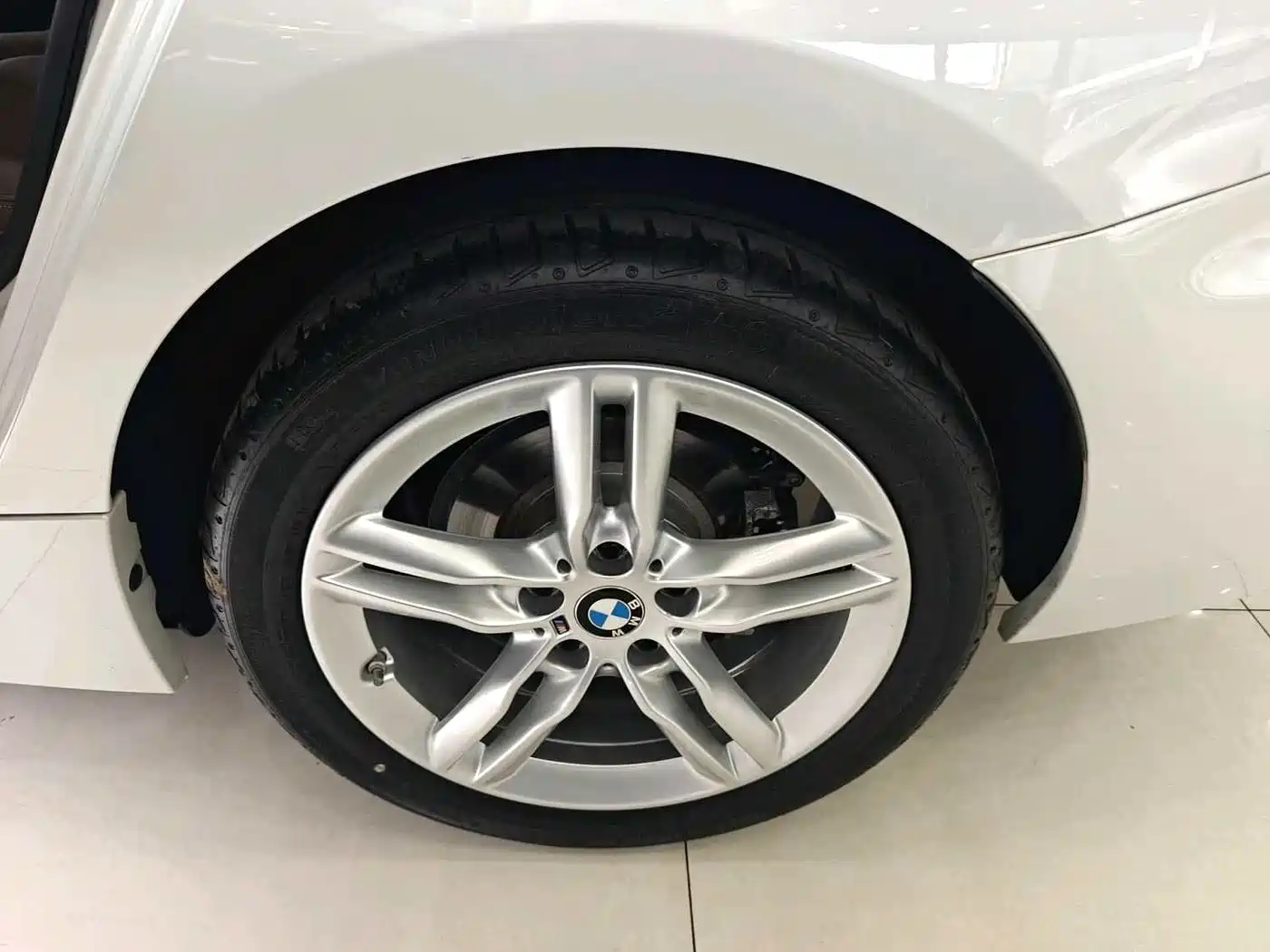 BMW 1 Series 2023 120i M Sport Shadow Edition фото 8