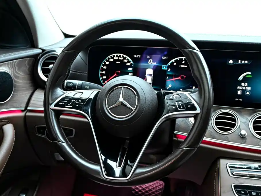 MERCEDES-BENZ E CLASS