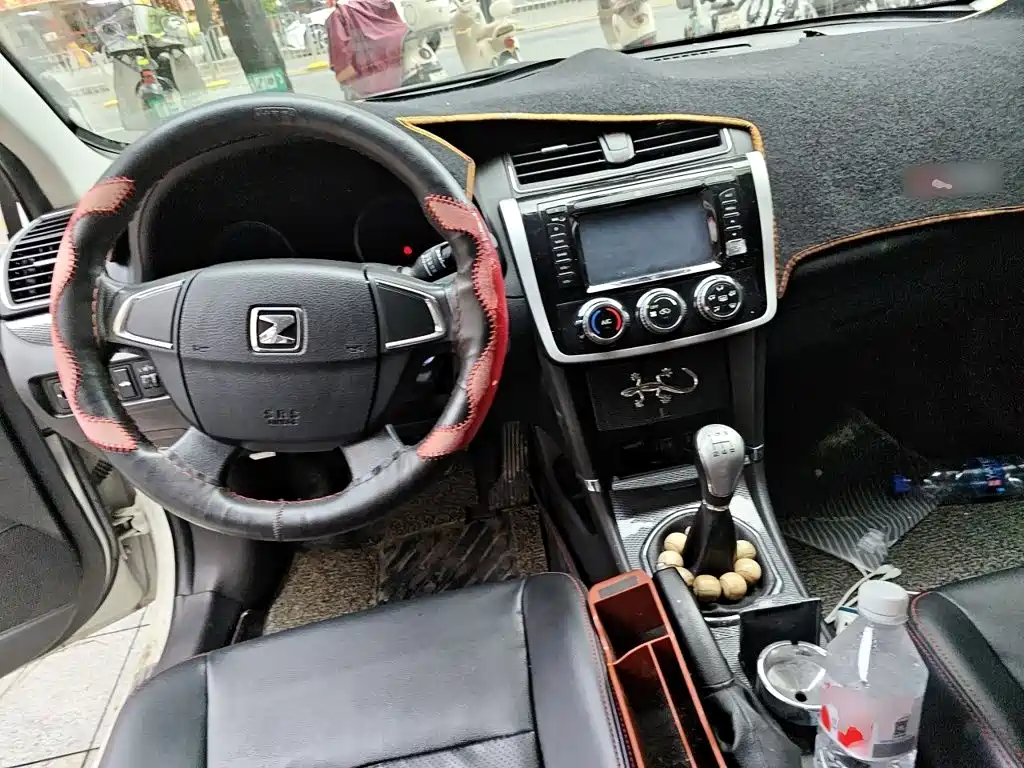 Фото 10 - Zotye Z300