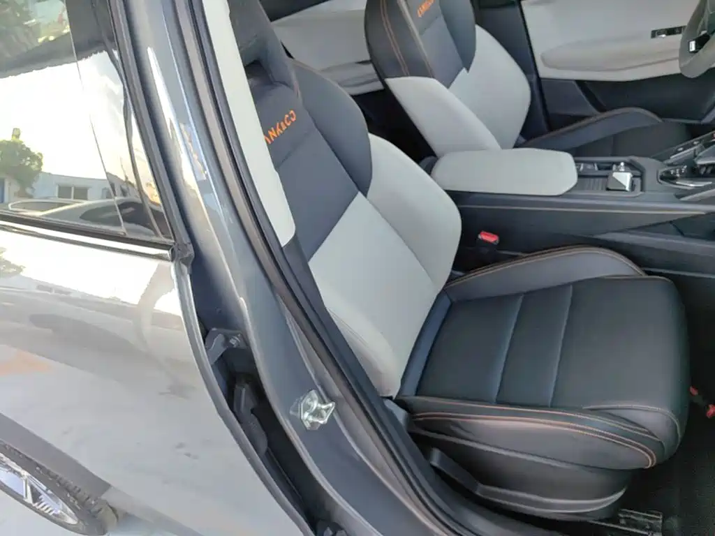 Lynk & Co 06 EM-P 2022 2022 PHEV 84KM Range Pro