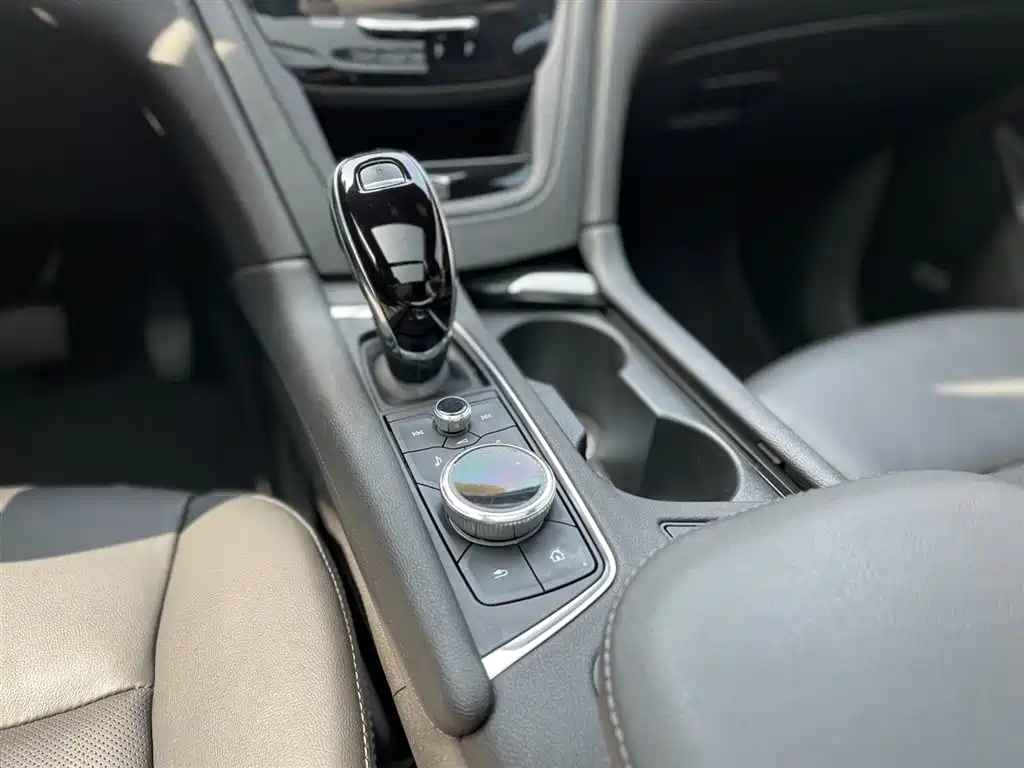 Cadillac XT6 2021 2.0T 6-seater 4WD Luxury фото 22