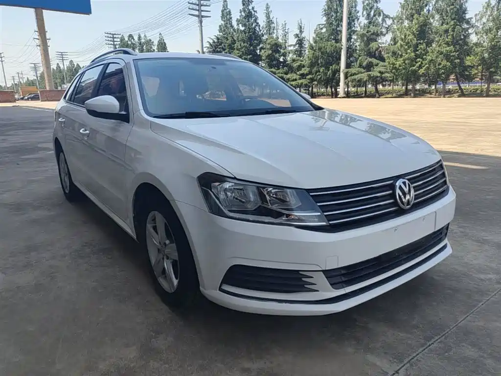 Volkswagen Lavida Tour 2017 1.6L Automatic Trend Edition фото 4