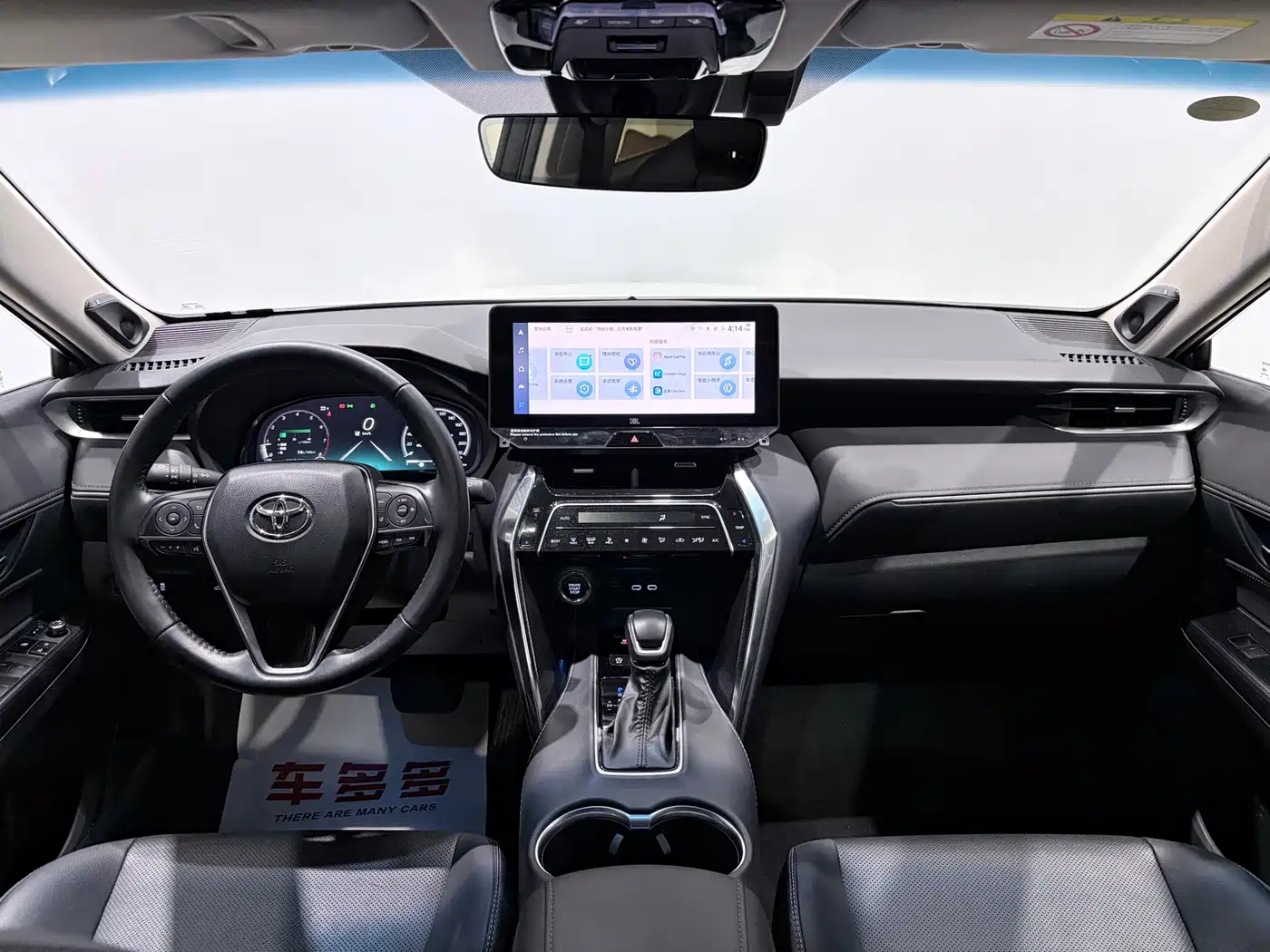 Toyota Venza 2023 2.0L CVT FWD Premium фото 13