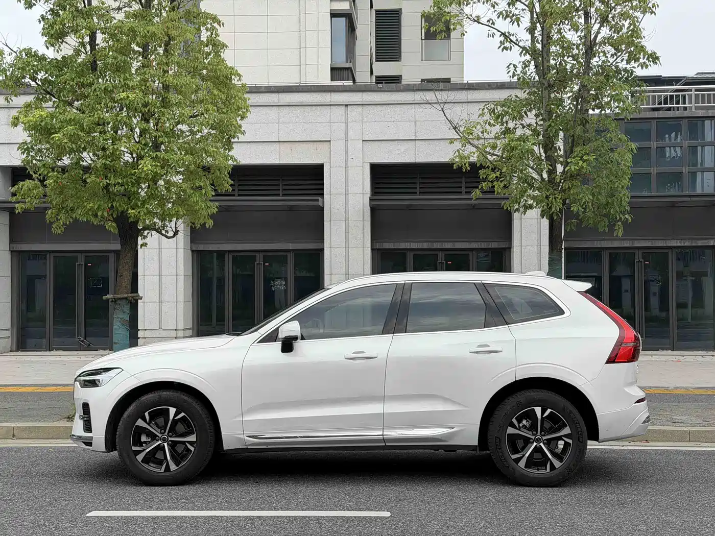 Volvo XC60 2025 2026 Model B5 AWD Smart Elite Luxury