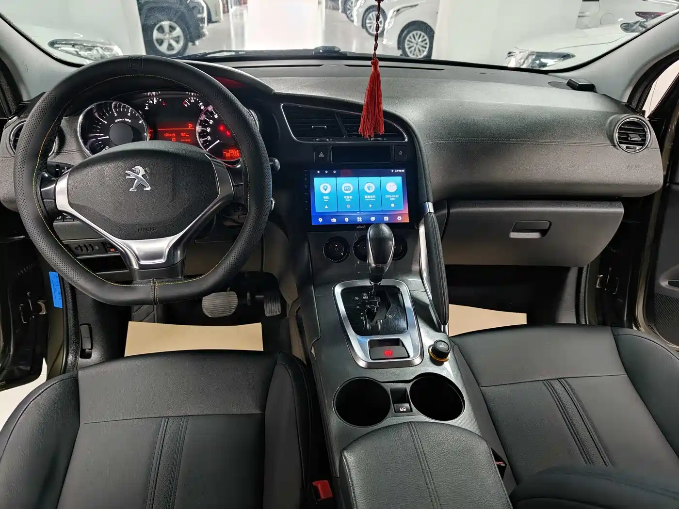 Peugeot 3008 2016 2.0L Automatic Standard Edition фото 7