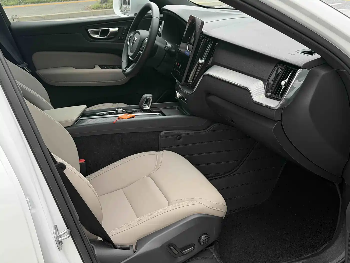 Volvo XC60 2025 2026 Model B5 AWD Smart Elite Luxury