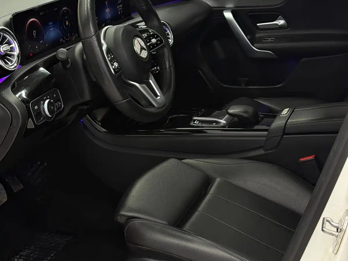 MERCEDES-BENZ A CLASS