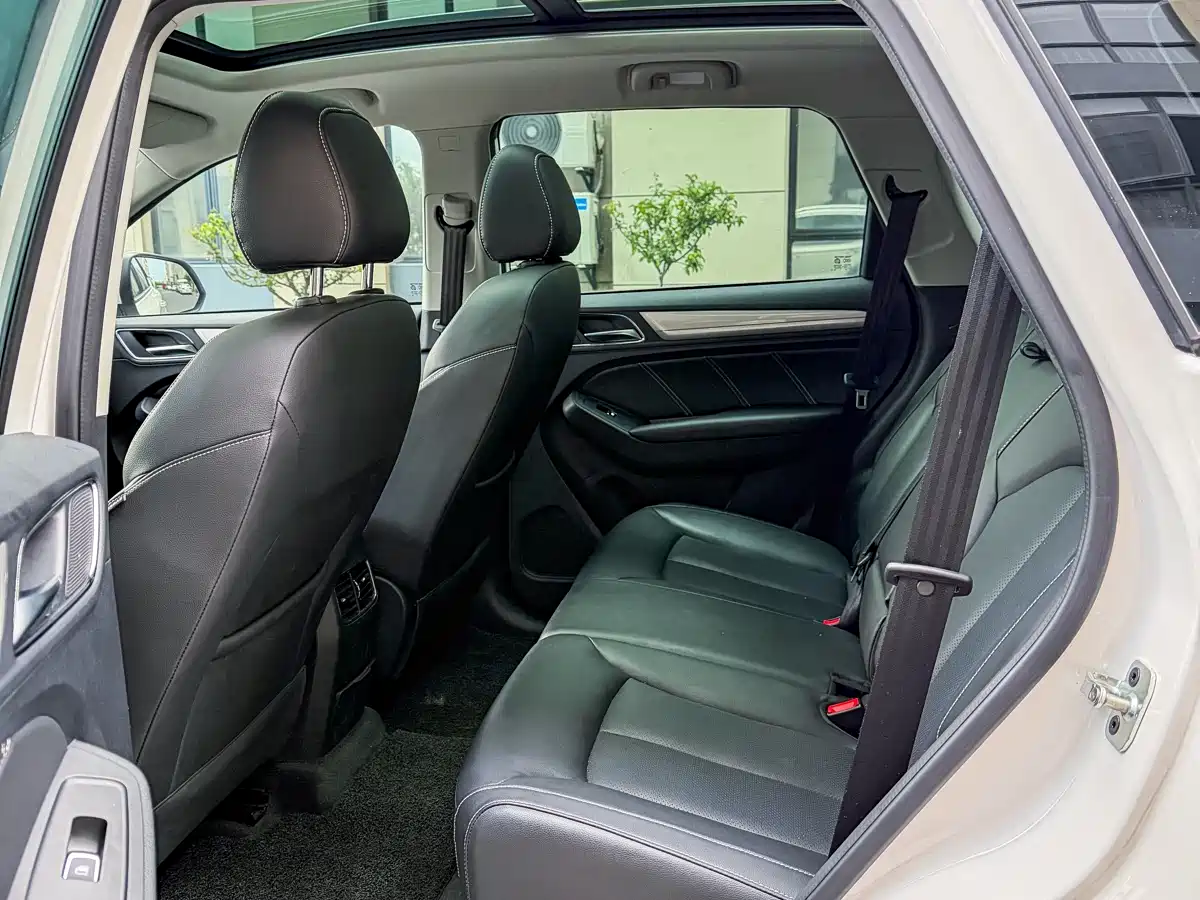 ROEWE RX5 NEW ENERGY