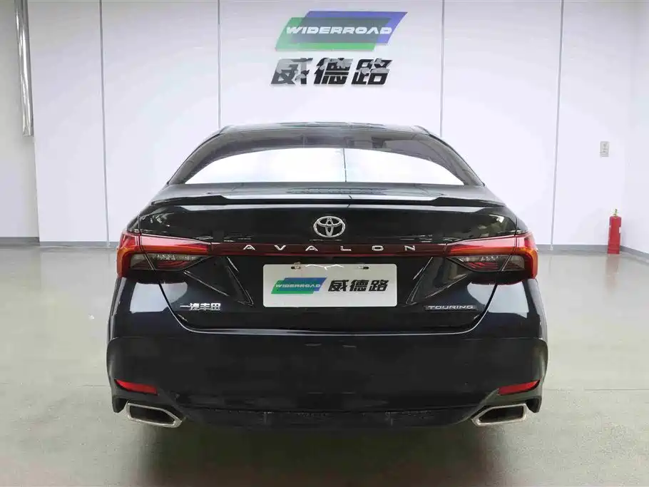 Toyota Avalon 2021 2.5L Touring Noble SPORT Edition фото 5