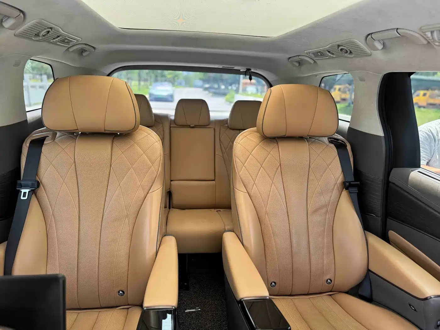 Denza D9 2022 2022 DM-i 970 AWD Flagship