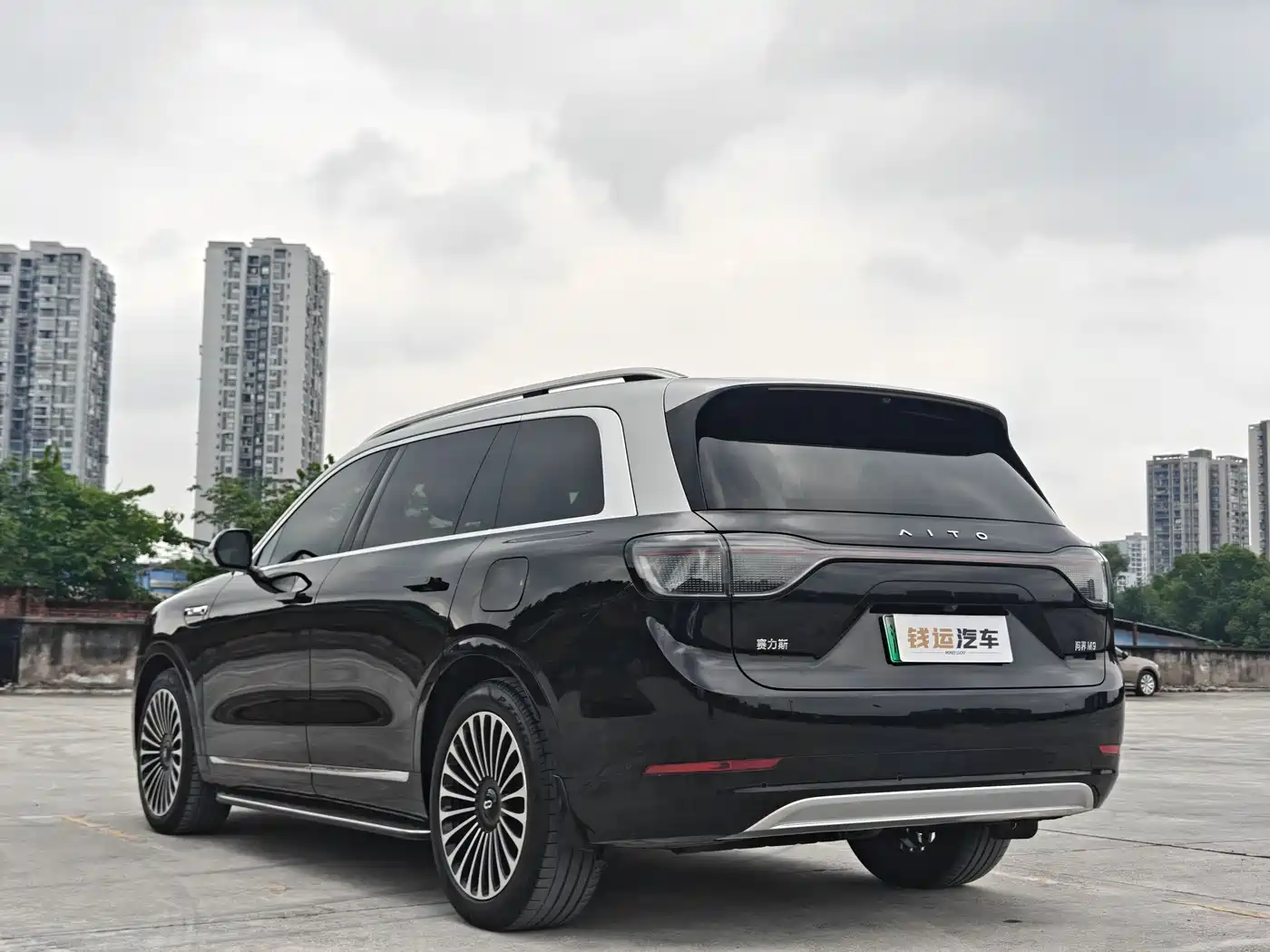 AITO Wenjie AITO M9 2024 Extended Range Ultra 42kWh 6-Seater фото 9