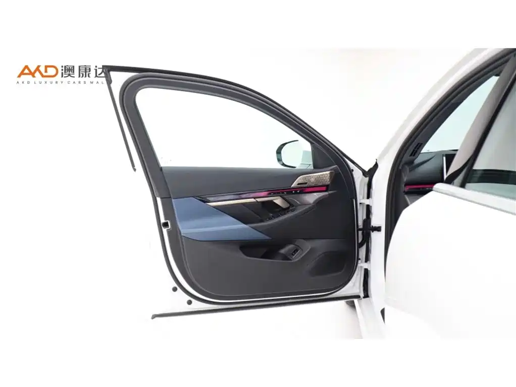 BMW 5 Series 2024 530Li Premium M Sport Package фото 10
