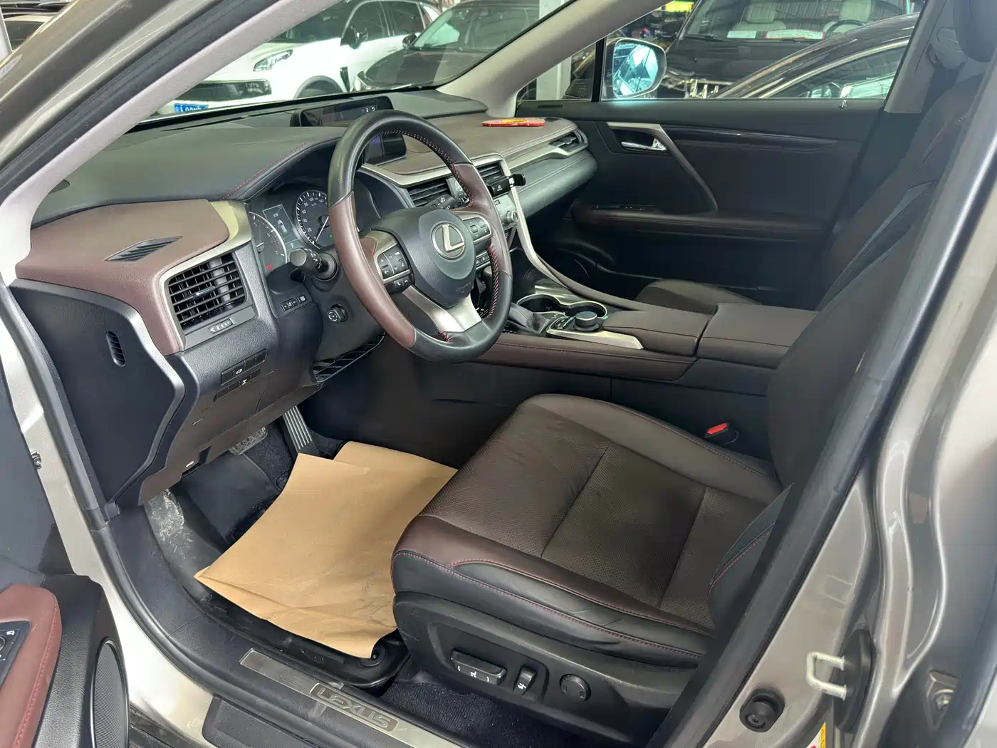 Lexus RX 2016 300 4WD Elegance Edition (China V) фото 15