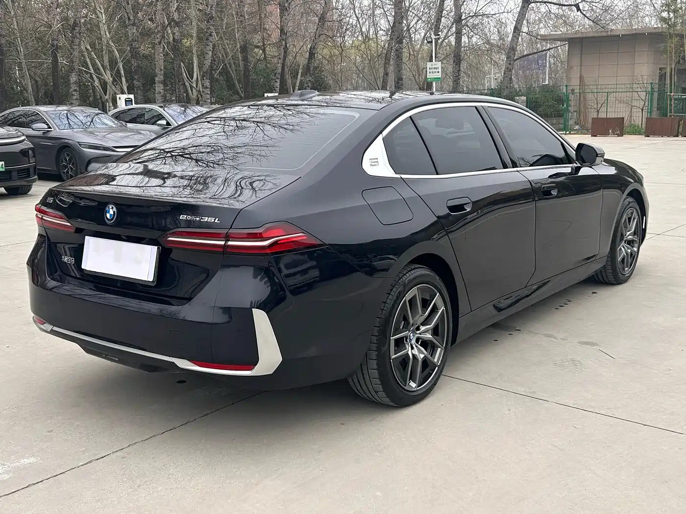 BMW i5 2024 eDrive 35L Premium Luxury Package фото 14