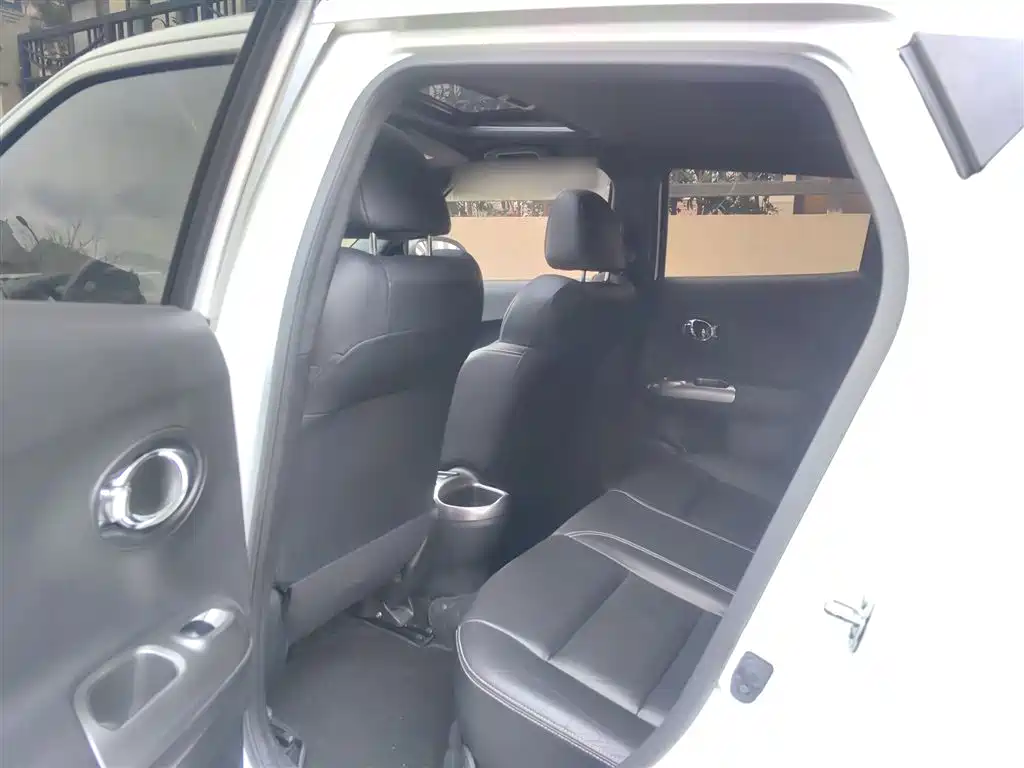 INFINITI ESQ