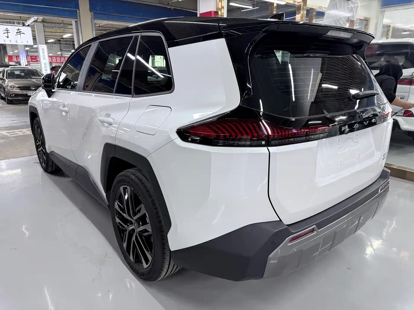 Toyota RAV4 Rongfang 2026 Model Dual Hybrid 2.5L Base фото 8
